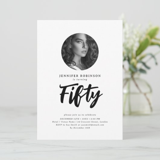 Minimale Script Foto 50e verjaardag Zwart Wit Kaart (Staand voorkant)