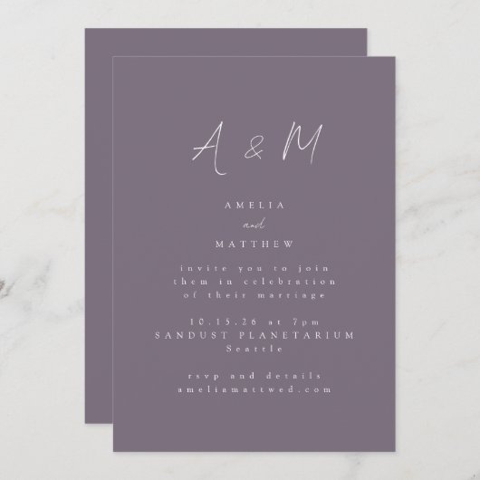 Minimale Script Monogram Boho Dusty Paars Wedding Kaart (Voorkant / Achterkant)