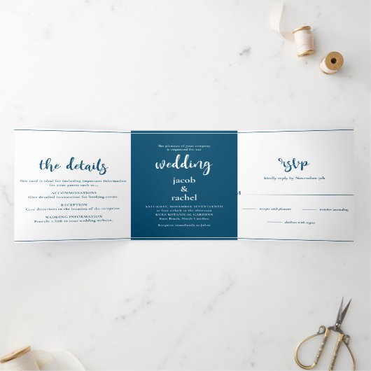 Minimale Script Ocean Blue & White Wedding Drieluik Uitnodiging (Binnen)