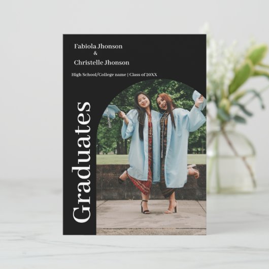 Minimale scriptdubbele aankondiging afstuderen (Staand voorkant)