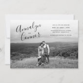 Minimale scriptfoto | Moderne monochrome bruiloft Kaart (Voorkant)