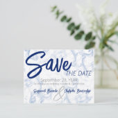 Minimale Smokey Blue en White QR Code Aankondigingskaart (Staand voorkant)