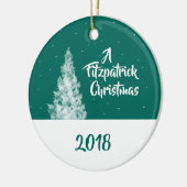 Minimale Snowy Tree Blauwgroen en White Holiday Ke Keramisch Ornament (Links)