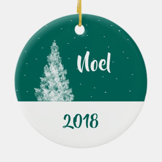 Minimale Snowy Tree Blauwgroen en White Holiday Ke Keramisch Ornament (Achterkant)