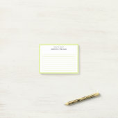 Minimale stijlvolle, moderne opmerkingen na de inv post-it® notes (Op bureau)