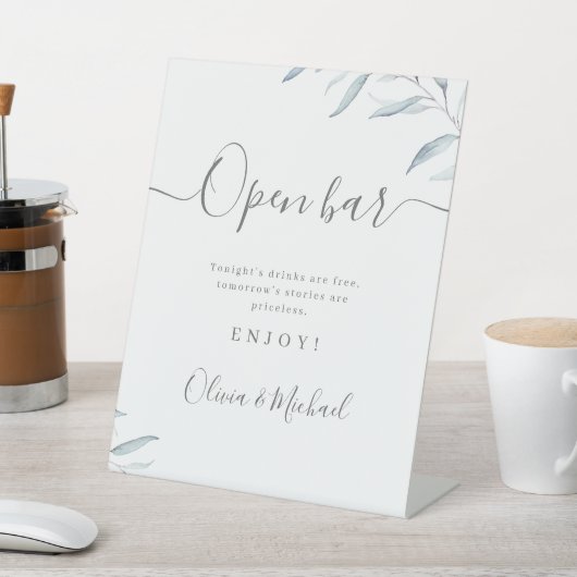 Minimale stoffige blauwe grijze script roestvrije  reclamebord met voetstuk (Insitu)