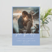 Minimale stoffige blauwe moderne foto bruiloft save the date (Staand voorkant)