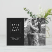 Minimale Typografie Black en White Photo Save The Date (Staand voorkant)
