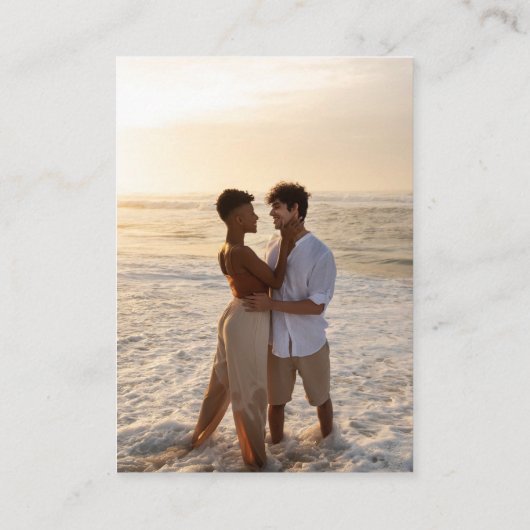 Minimale Typografie Foto QR Code Bruiloft RSVP Informatiekaartje (Achterkant)