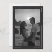 Minimale Typografie Zwart Wit Shell Fotobruiloft Kaart (Achterkant)