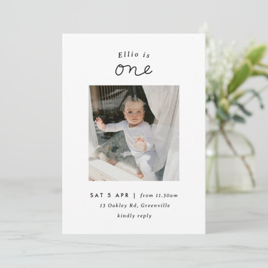 Minimale uitnodiging voor foto van 1ste verjaardag (Staand voorkant)