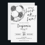 Minimale Voetbal Verjaardag Moderne uitnodiging<br><div class="desc">We houden gewoon van de eenvoud van deze Voetbal verjaardag Theme uitnodiging. Het is zo'n geweldige thema,  perfect voor elke jongen die van voetbal houdt!</div>