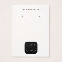 Minimale weergave van zwarte en witte juwelen