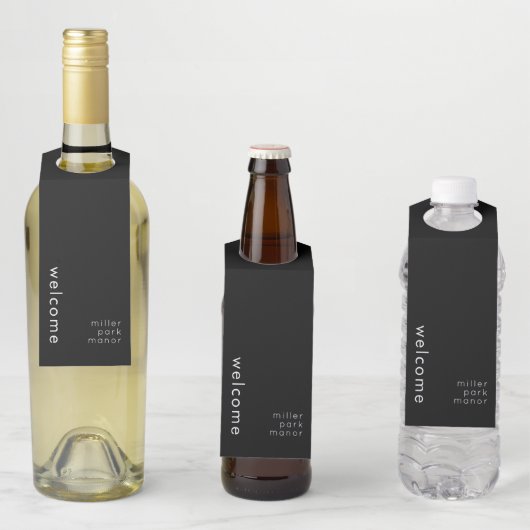 Minimale Welkom Zwarte Fles Hanger Label (In situ)
