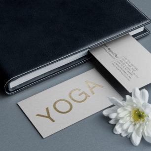 Minimale Wit- en Goudingegraveerde tekst Yoga-inst Visitekaartje
