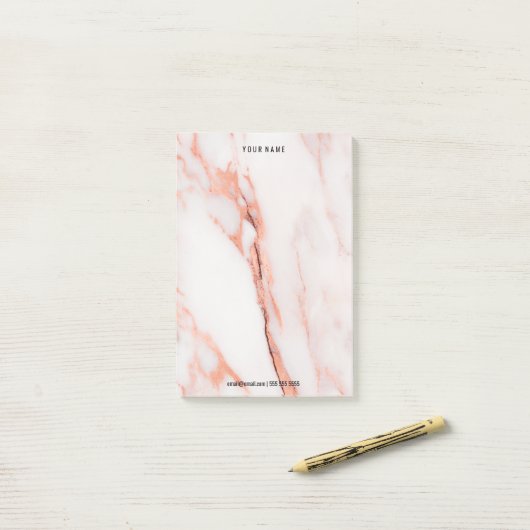 Minimale witte rozenroodbruine bruine steensteenst post-it® notes (Op bureau)