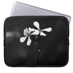 minimale zwart-wit bloemmotief laptop sleeve