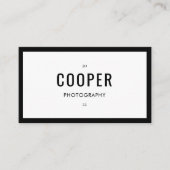 Minimale Zwart Wit Chic Fotografie QR Code Visitekaartje (Voorkant)