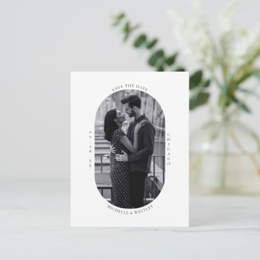 Minimale zwart-wit trouwfoto Opslaan van de datum Briefkaart (Staand voorkant)