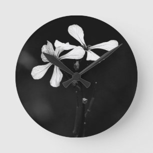 minimale zwarte en witte bloemen ronde klok