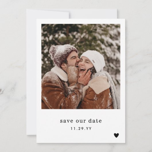 Minimale zwarte fontfoto voor schrijfmachine save the date (Voorkant)