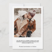 Minimale zwarte fontfoto voor schrijfmachine save the date (Achterkant)