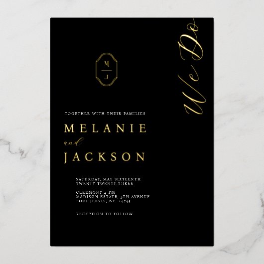 Minimale zwarte & goudgepersonaliseerde monogram C Folie Uitnodiging (Voorkant)