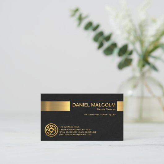 Minimale zwarte Grunge Gold Stripe Store Owner Visitekaartje (Staand voorkant)
