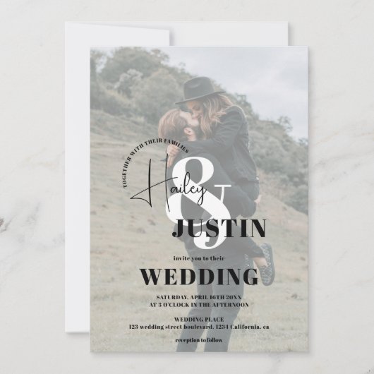 Minimale zwarte witte fotobedekking bruiloft kaart (Voorkant)