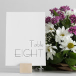Minimale zwarte witte speelgoedtypografie kaart<br><div class="desc">Modern minimalistisch zwart-wit,  terwijl je tentabelnummer acht hebt</div>