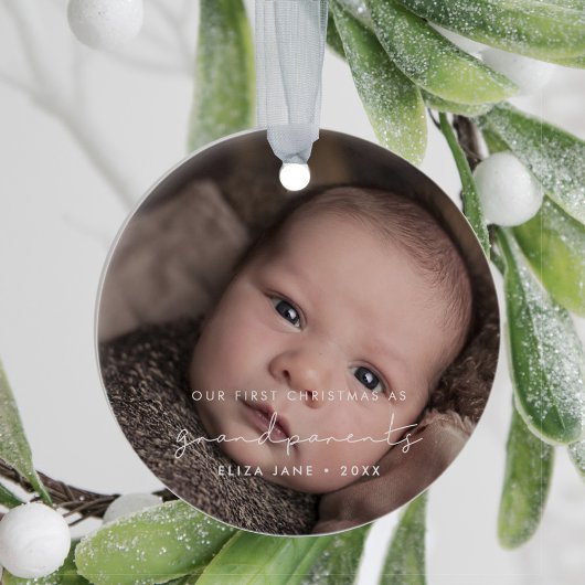 Minimaliseer onze eerste kerst als grootouders keramisch ornament