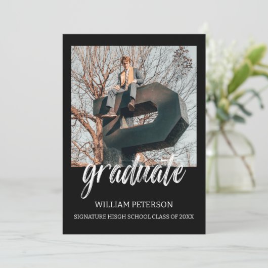 Minimaliserende aankondiging van het Afstuderen va (Staand voorkant)