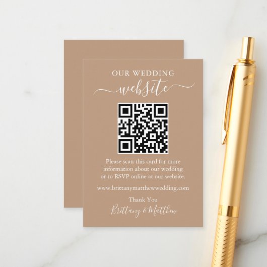 Minimaliserende Simple Wedding Website QR Taupe Informatiekaartje (Voorkant / Achterkant in situ)