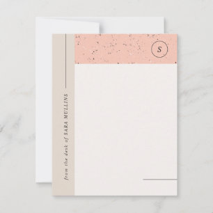 Minimaliserende terrazzo monogram - peach aankondiging