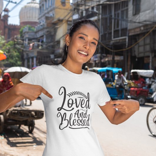 Minimalisme Black White Loved and Blessed T-shirt