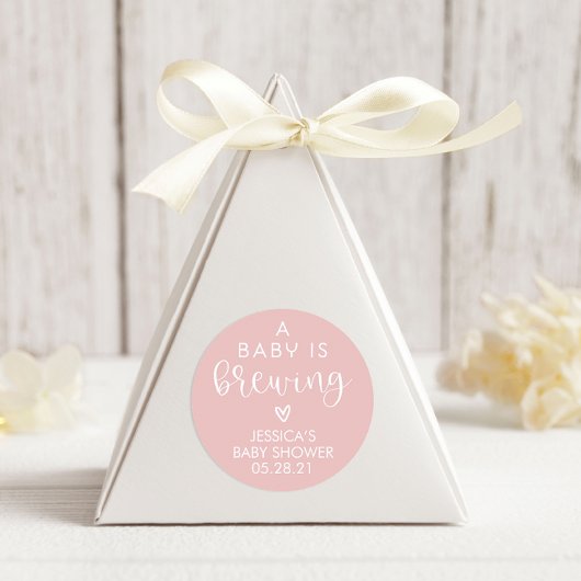 Minimalist A Baby is het brouwen van Baby shower g Ronde Sticker