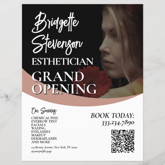 Minimalist beauty model esthetician salon Flyer (Voorkant)