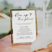 Minimalist blaast hun telefoonbord op reclamebord met voetstuk