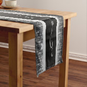 Minimalist Black Silver Icicles "Merry Christmas"  Korte Tafelloper (Voorbeeld)