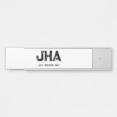 MINIMALIST BLACK THREE LETTER MONOGRAM NAME WHITE DEURBORDJE (Voorkant)