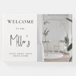 Minimalist Black & White Airbnb Vakantiewoningen Gastenboek