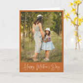 Minimalist Boho Terracotta Foto Moederdag Kaart (Gele Bloem)