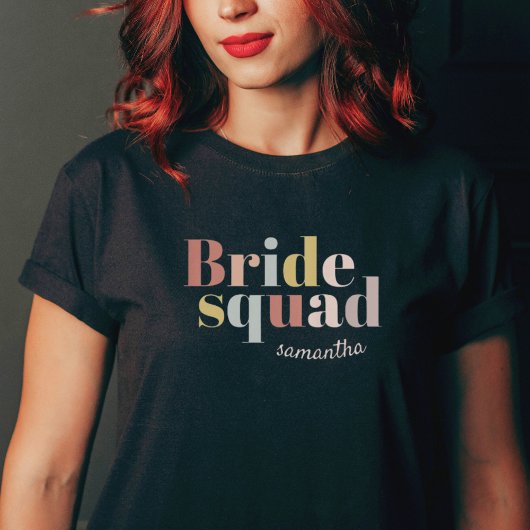 Minimalist Bride Squad Aangepaste Naam Bruidsmeisj T-shirt