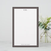 Minimalist Brown Monogram Briefpapier (Staand voorkant)