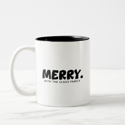 Minimalist Cheer: Personalized "MERRY." Statement Tweekleurige Koffiemok (Links)