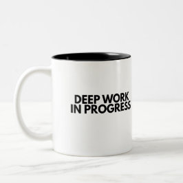 Minimalist Deep Work In Progress Office Typography Tweekleurige Koffiemok