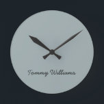 Minimalist Dusty Blue Professional Eenvoudig Ronde Klok<br><div class="desc">Deze eenvoudige,  minimalistische kan worden gepersonaliseerd om een naam of een tekst van uw keuze op te nemen. Als u geen tekst wilt en liever een lege tekst wilt,  kunt u de tekst gewoon verwijderen.</div>