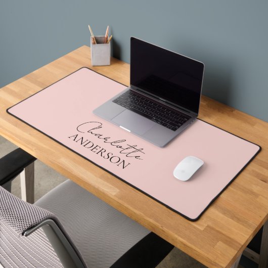 Minimalist Eenvoudig Monogram Naam Blush Roze Bureaumat (Kantoor 2)