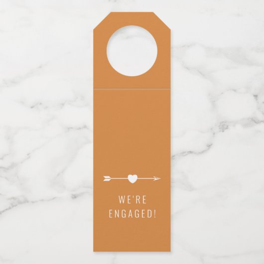 Minimalist | Engagement | Terra Bottle Hanger (Voorkant)