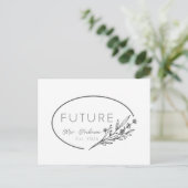 Minimalist Floral Future Mrs. Est 2026 Wedding Ann Aankondigingskaart (Staand voorkant)